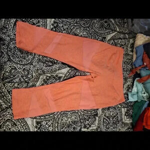 Scorpio Sol  - Compression Workout Capri size Large Coral